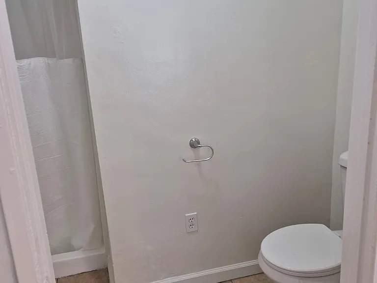1120 W Florence Ave #2 — Photo 9