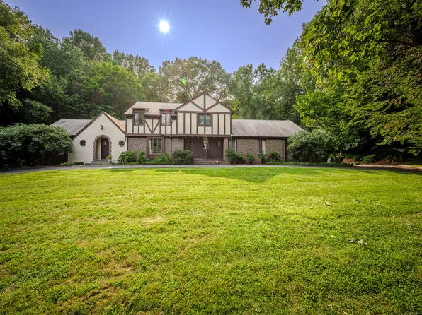 14 Tulip Tree Lane, Woodbridge, CT 06525