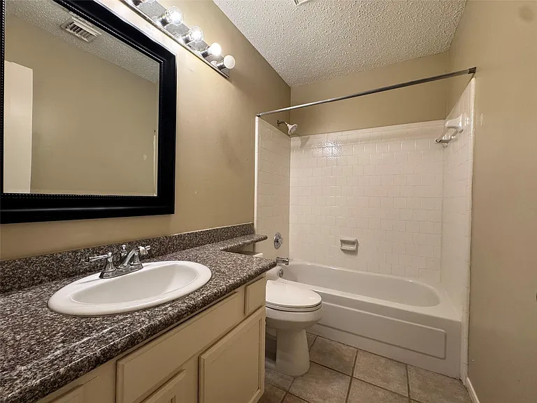 11 Cottage Grove Pl — Photo 30