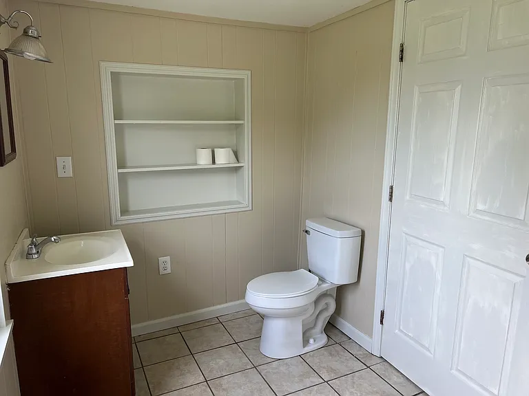 2401 Bradley St — Photo 8