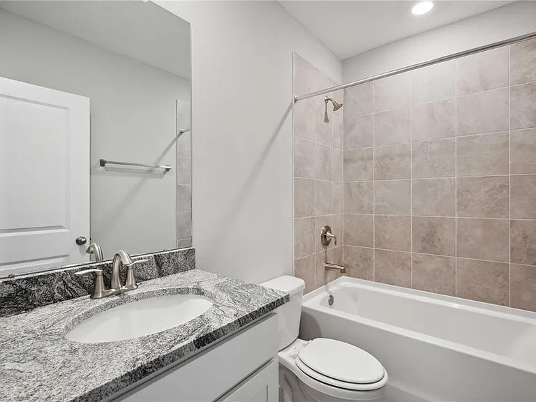 2560 Warren Acres Blvd — Photo 28