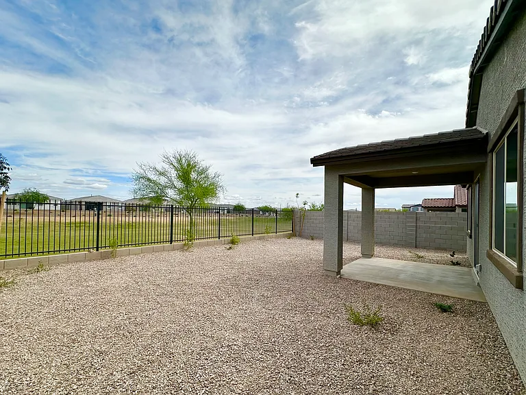 15598 W Hackamore Dr — Photo 2