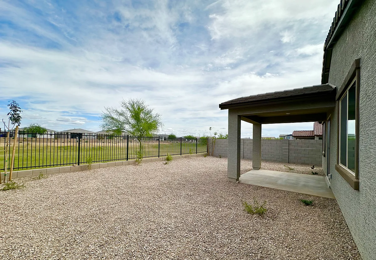 Building Photo - 15598 W Hackamore Dr
