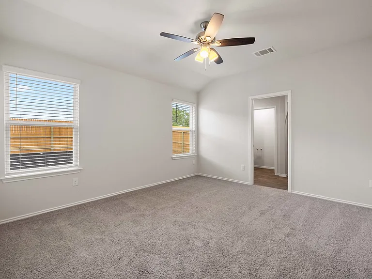2881 Brogan Crk — Photo 7