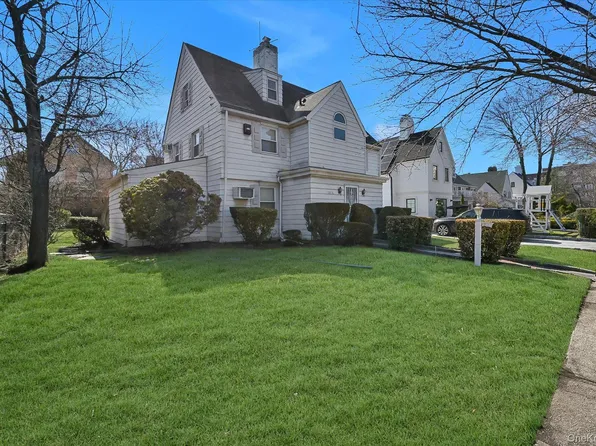 (undisclosed Address), Forest Hills, NY 11375