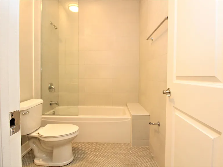 2412 W Cortland St #3E — Photo 10