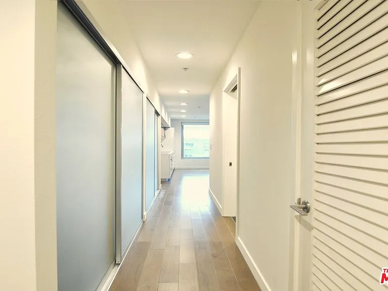 901 S Flower St #709 — Photo 24