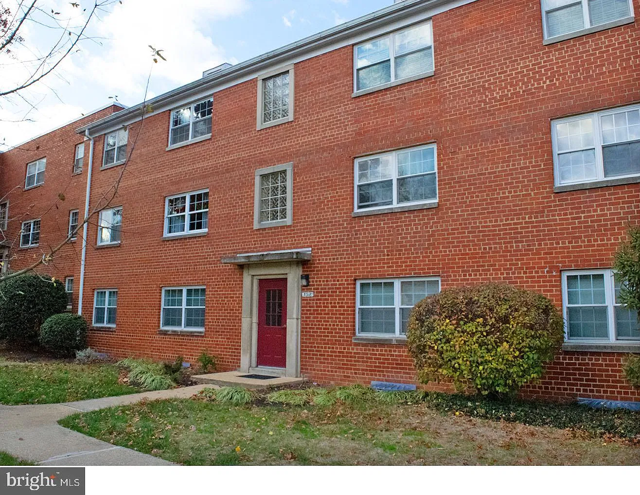 Arlington Height — Photo 2