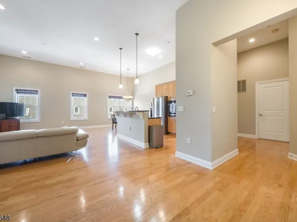 1403 Town Center Way, Livingston Twp., NJ 07039