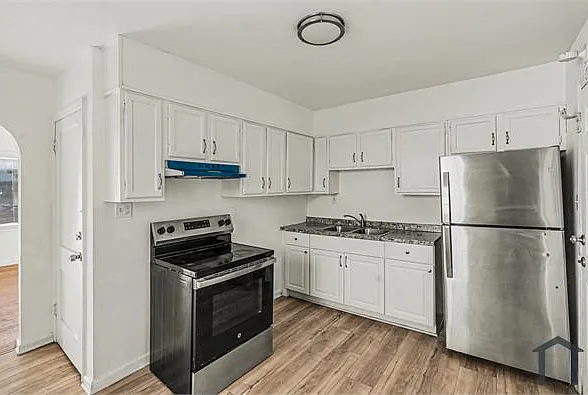 2 bed, $1,200 — Photo 3