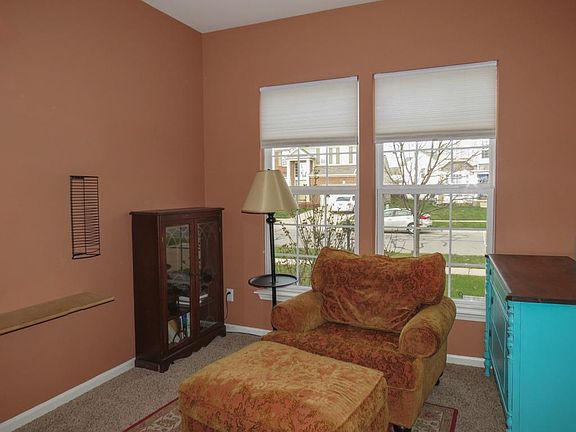 3rd image of 7186 Essex Dr