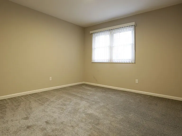 Chestnut Lane Apartments — Photo 28