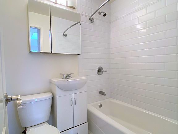 4th image of 42 W 85th St #4R