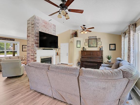 4th image of 42 E Frontier Ct