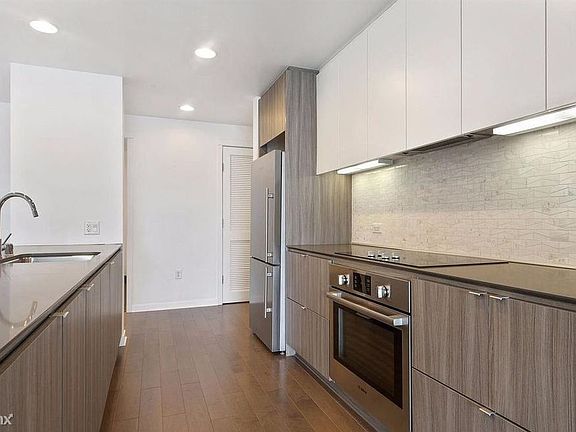 5th image of 45 Bartlett St Unit 305