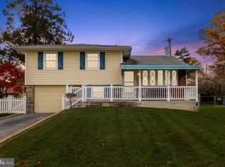 602 Wynnbrook Rd, Secane, PA 19018
