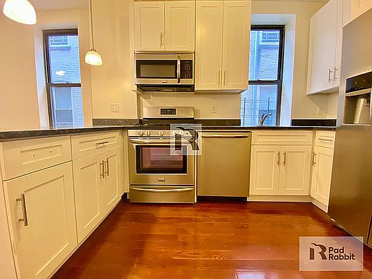 2nd image of 222 Bainbridge St #3B