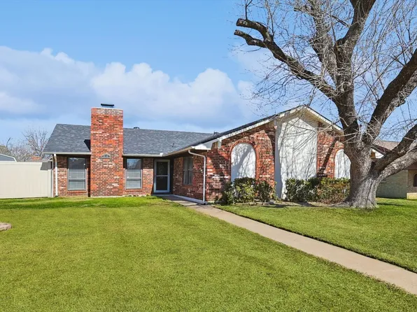 1643 Glenhill Ln, Lewisville, TX 75077