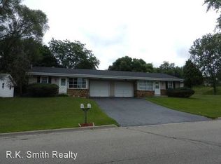 185 Brakefield Dr, Janesville, WI 53546