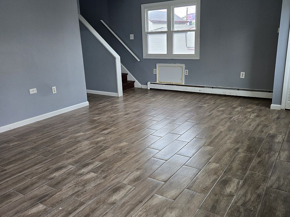 1st image of 583-595 Main St #18