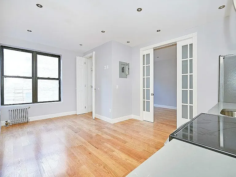 854 W 180th St #2D — Photo 2