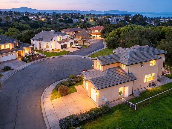 2nd image of 213 N Rancho Pl