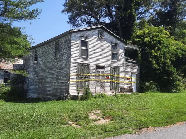 2744 Mansfield Rd, Louisa, VA 23093