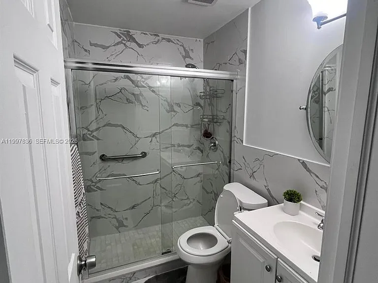 4533 SW 143rd Pl — Photo 10