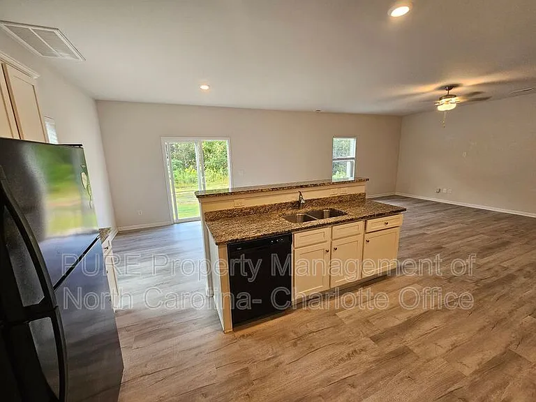 7015 Amberly Hills Rd — Photo 9