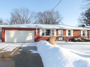 415 Neumann Dr, East Peoria, IL 61611