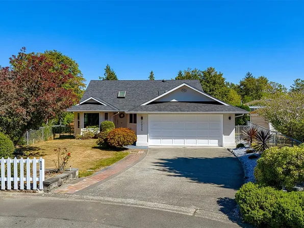 2026 Bowcott Pl, Sidney, BC V8L 5A1