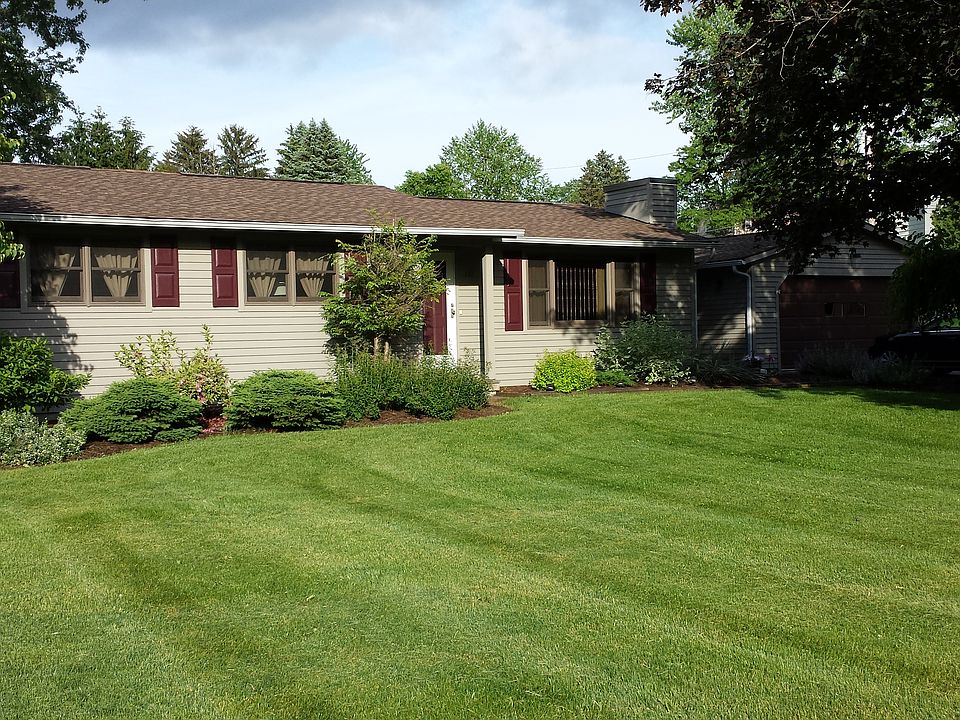 1st image of 117 Thornton Cir N