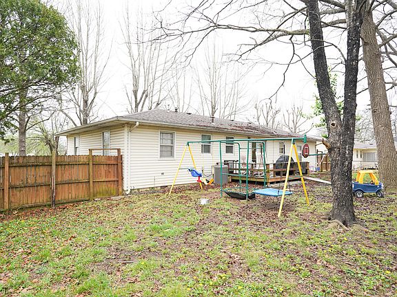 5th image of 925 Patton Avenue