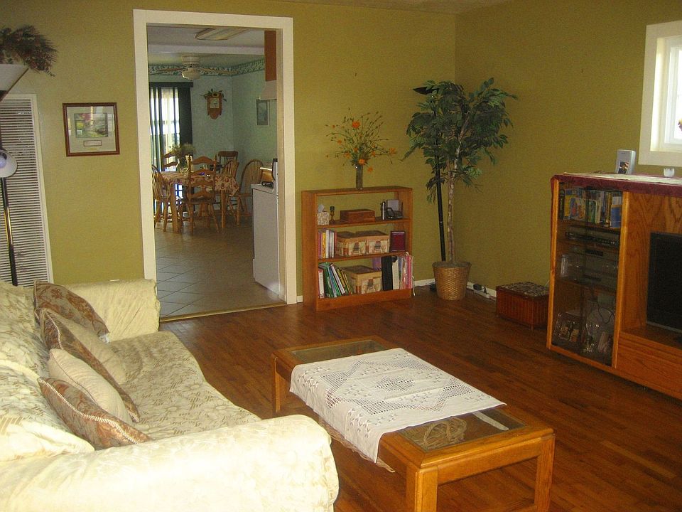 2nd image of 4874 W 130th St