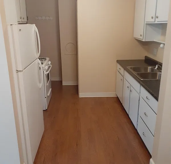 725 W 9th Ave — Photo 3