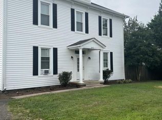 8753 Signal Hill Rd APT 4, Manassas, VA 20110
