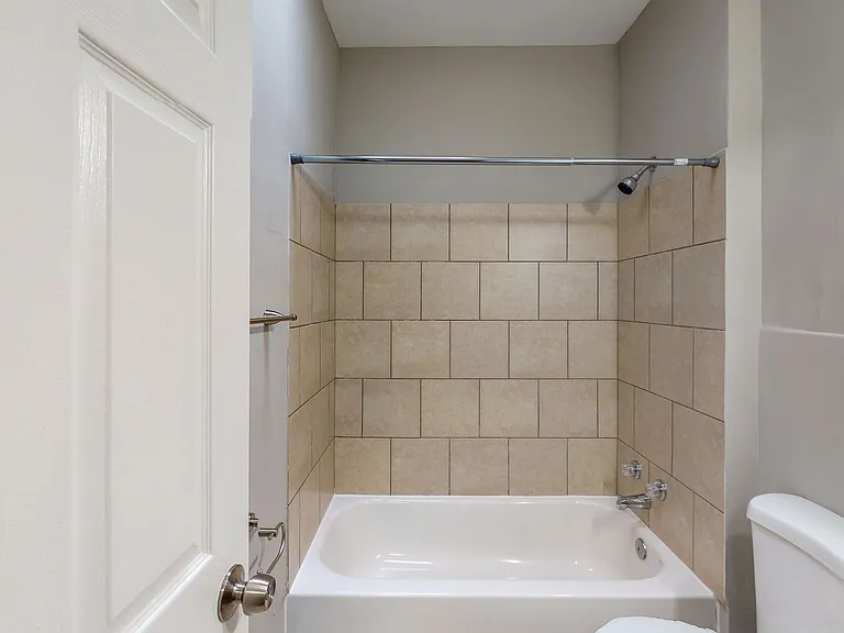 2867 Mayfield Ave — Photo 16