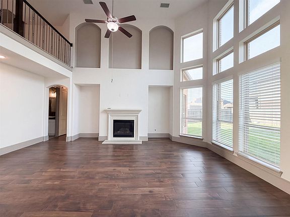 3rd image of 6702 Terania Cir