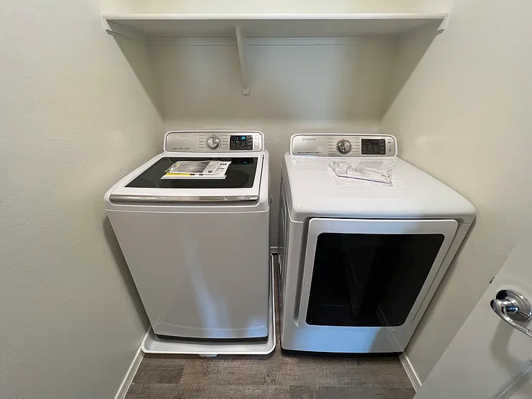 6038 W Hartford Ct — Photo 4