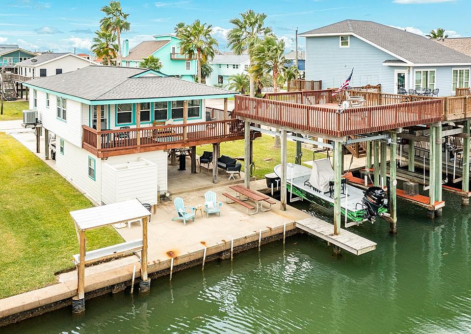 1st image of 214 Galleon Dr