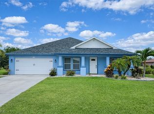 8000 Fountain Mist Blvd, Lehigh Acres, FL 33972