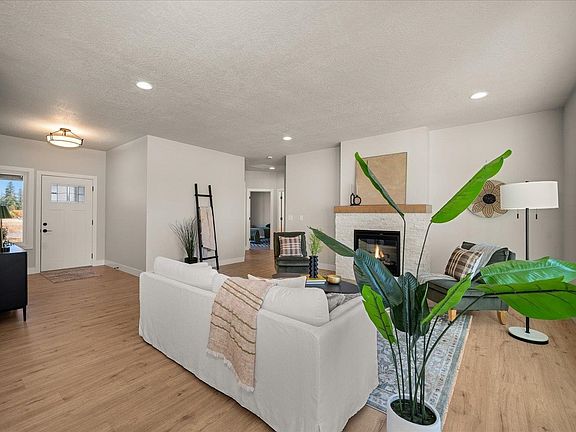 4th image of 101 S Dover Rd