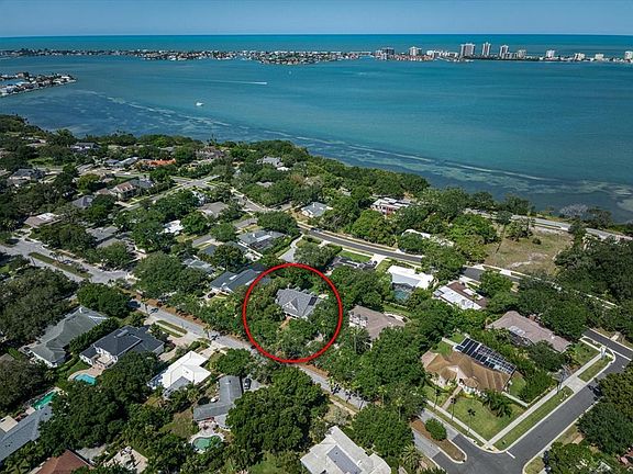 2nd image of 520 Ponce De Leon Blvd
