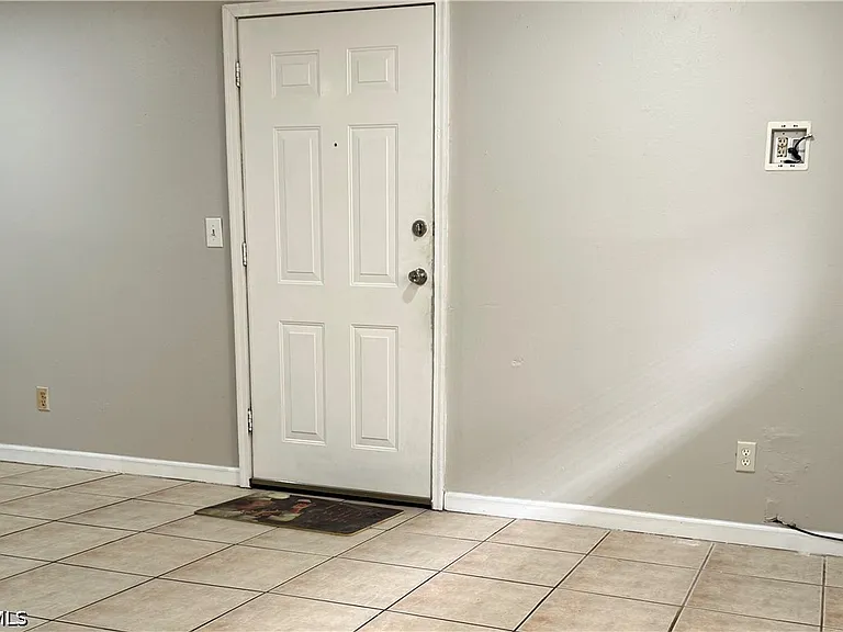 2055 Braman Ave #1 — Photo 3