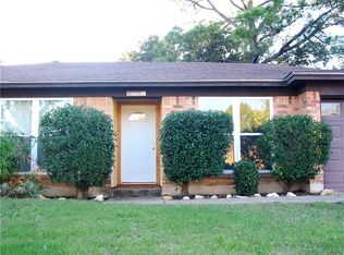 2105 Hurstview Dr, Hurst, TX 76054