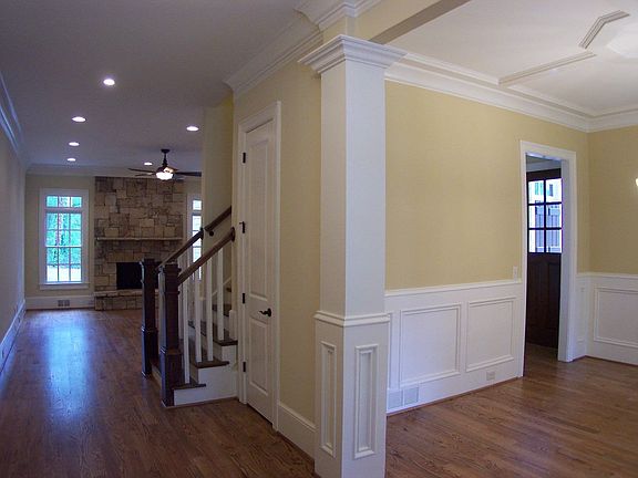 Foyer/Dining
