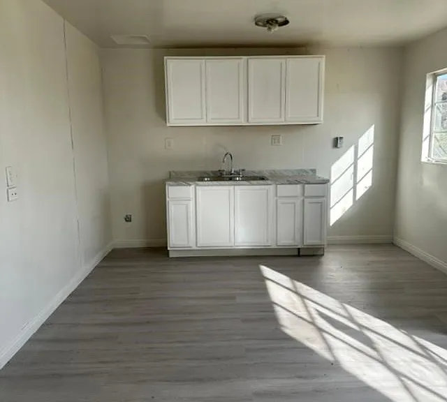 451 W Yermo Rd #B — Photo 2