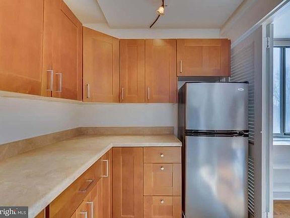 4th image of 1111 Arlington Blvd APT 601