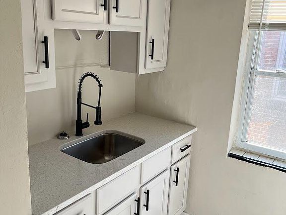 2nd image of 5446 Chippewa St #2W