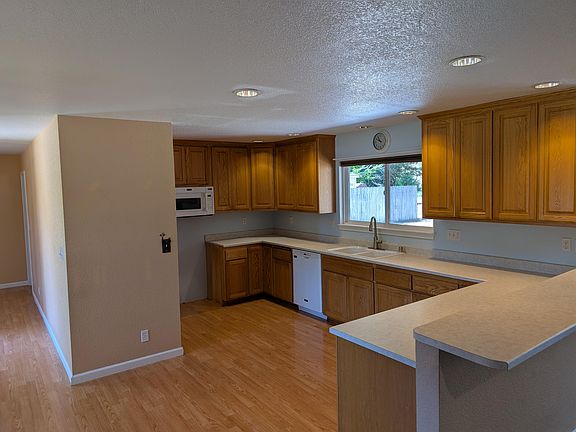 3rd image of 255 Sorenson Rd